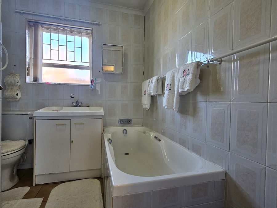 3 Bedroom Property for Sale in C Place Eastern Cape